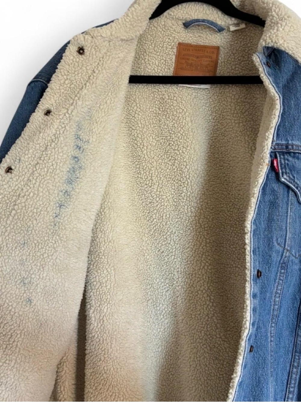 Levi's Premium Lengthened Sherpa Lined Denim Trucker Jacket - Picture 3 of 12
